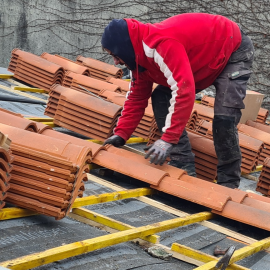 Mercredi 15h début de la pose des tuiles